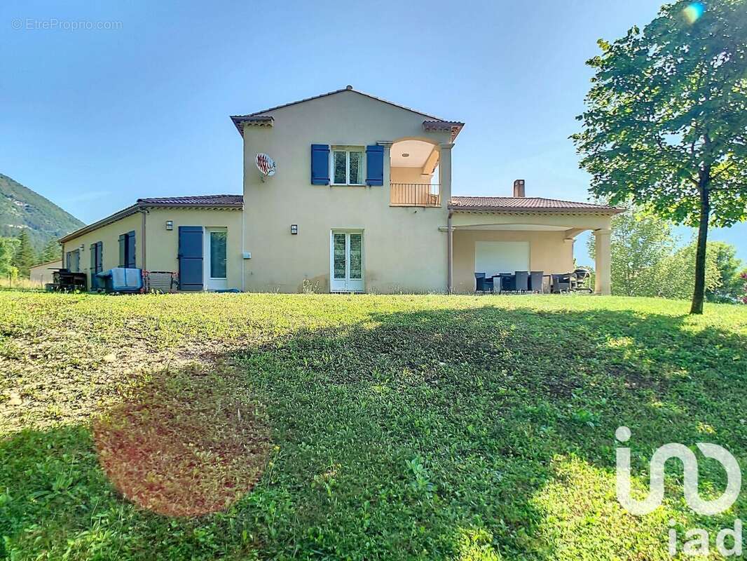 Maison 220 m² à Saint-Andre-Les-Alpes  - photo 6