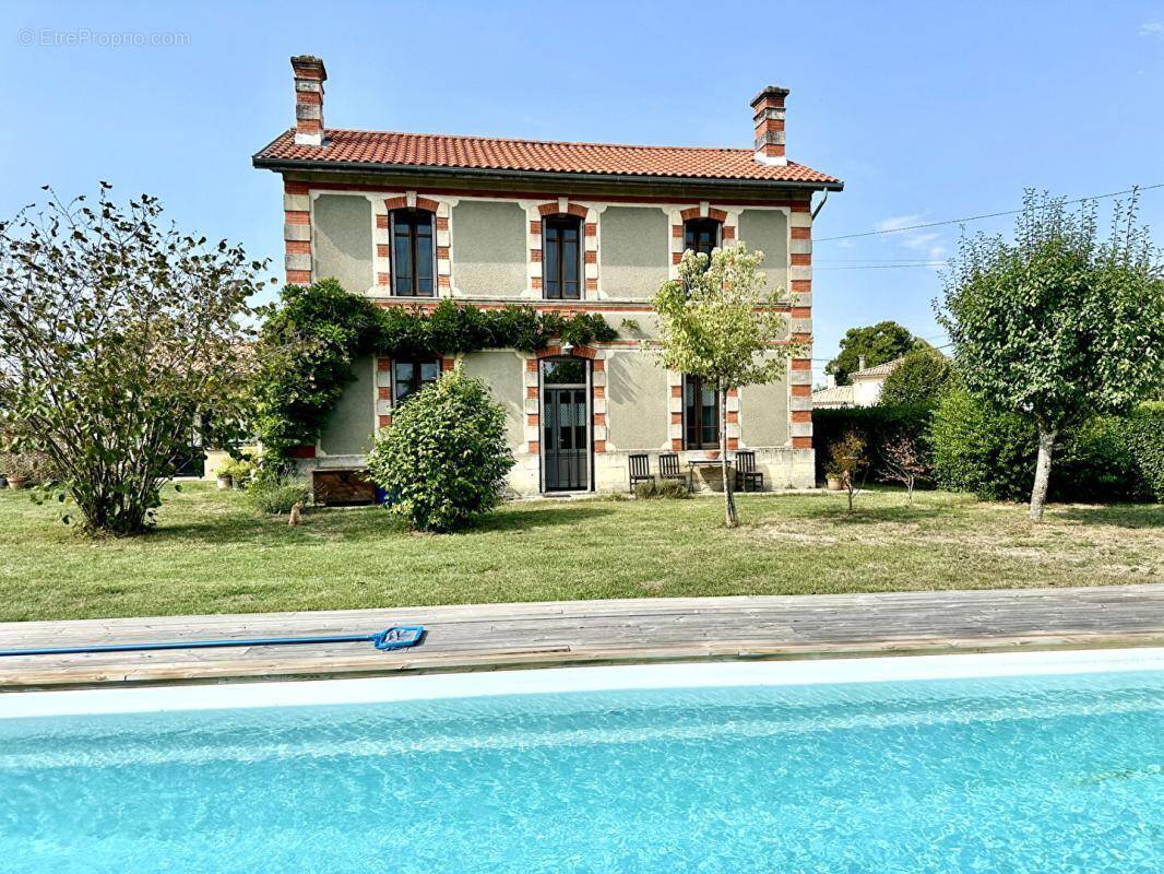 Maison à SAINT-GIRONS-D'AIGUEVIVES