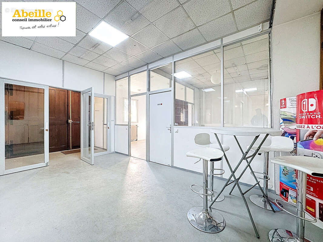 Commerce à MAUCHAMPS