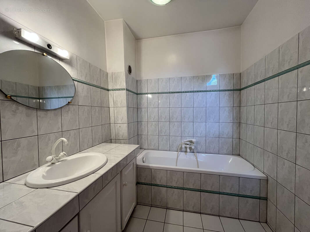 Maison à JOUY-LE-MOUTIER