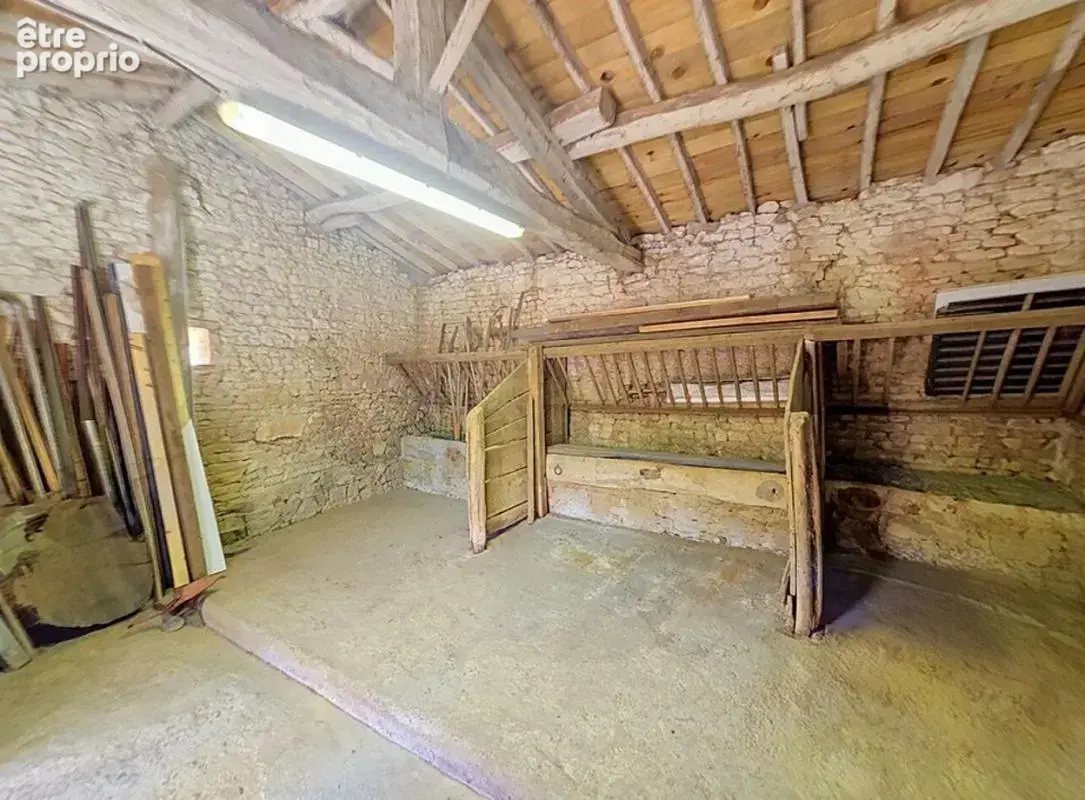 Maison 9 pièces 310 m² à vendre à Surin (79220) - photo 24