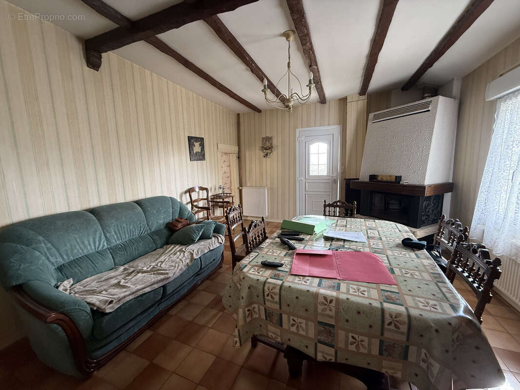 Maison située à Famechon - photo 4