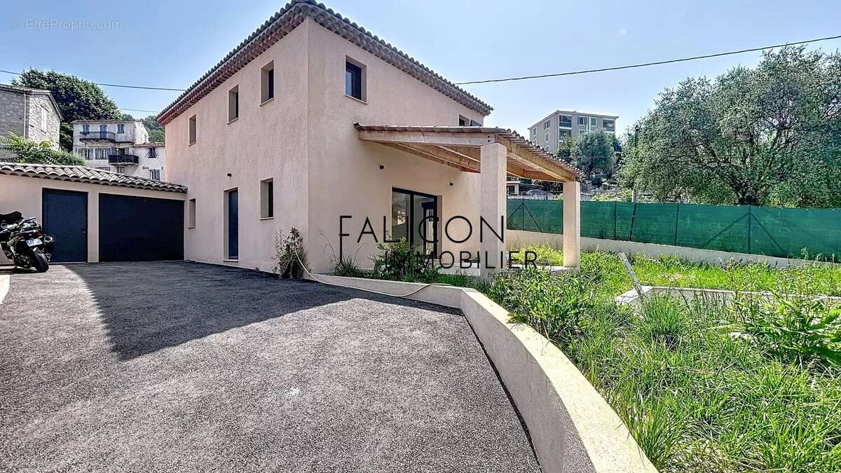 Maison à TOURRETTE-LEVENS