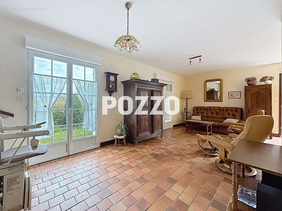 Coutances maison dans Résidence calme, 900 mètres du centre ville, 150 m2 environ, terrain de 900 m² - photo 9