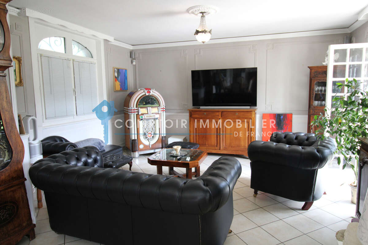 Dpt Eure  (27) proche Vernon maison de charme 225 m2 avec tennis sur terrain de 2300 m2 environ - photo 3