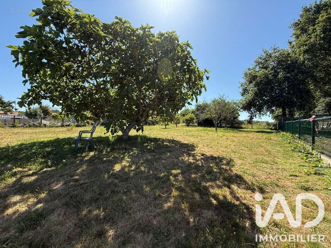 Terrain 738 m² à Camoel  - photo 2