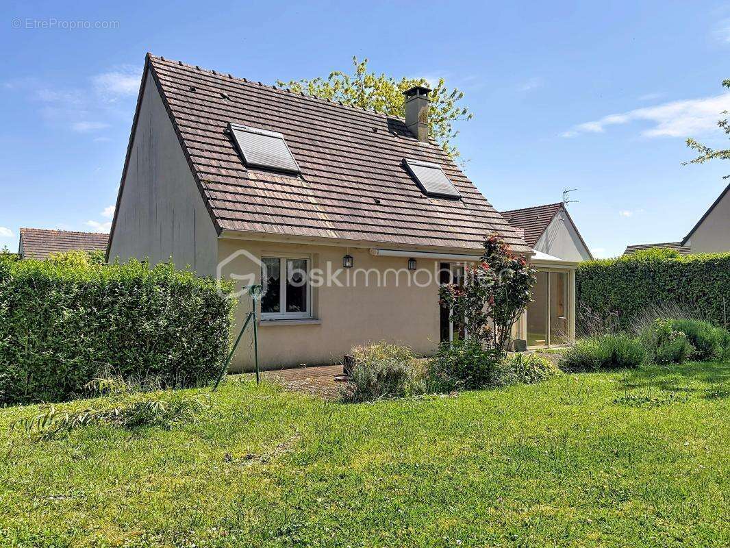 Maison à ESCOVILLE