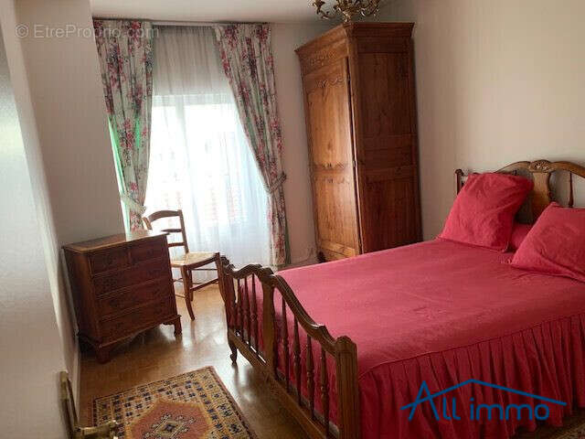 Appartement à CHARENTON-LE-PONT