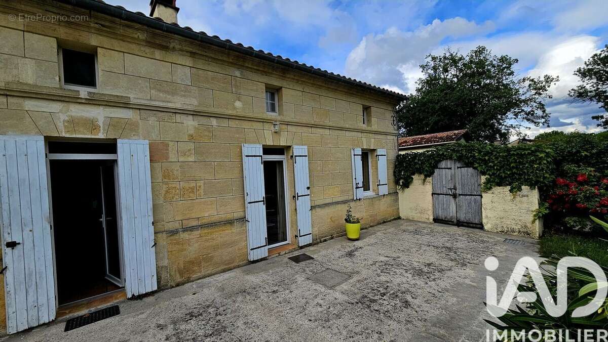 Photo 2 - Maison à SAINT-YZAN-DE-SOUDIAC