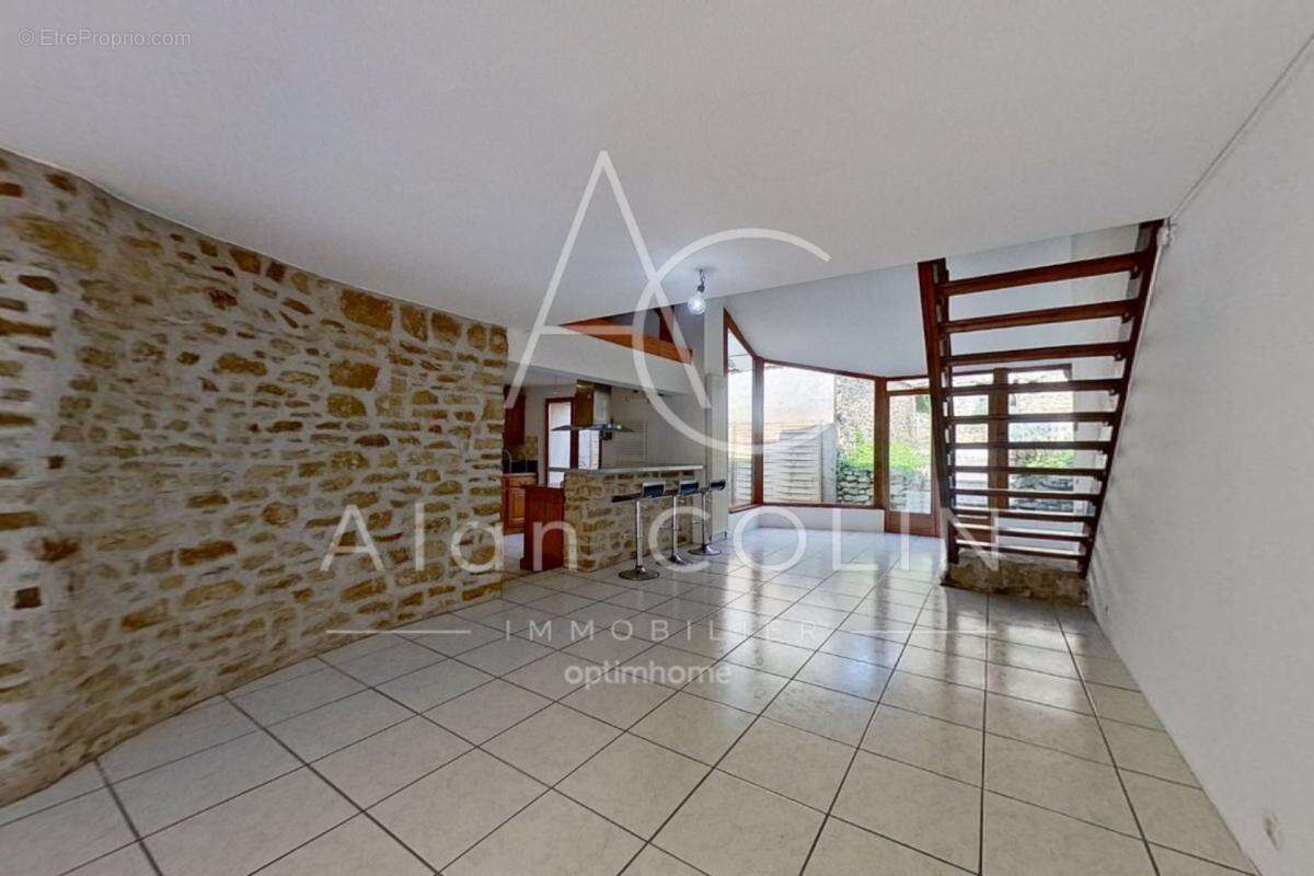 Maison en pierre de caractère – 170 m² habitables – beaux volumes – proche frontière luxembourgeoise - photo 6