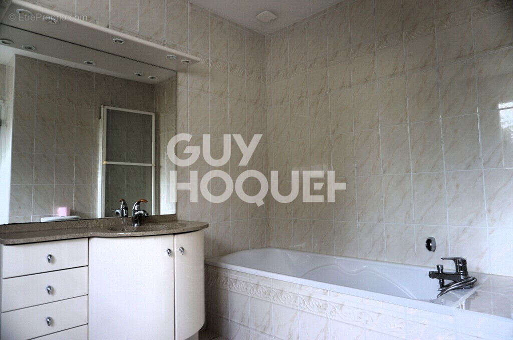 Maison à SAINT-DOULCHARD