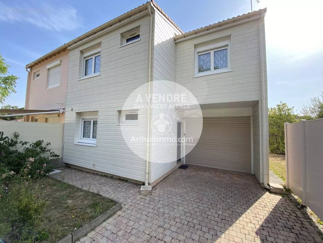 Maison 4 chambres, toute commodité à pied ! - photo 10
