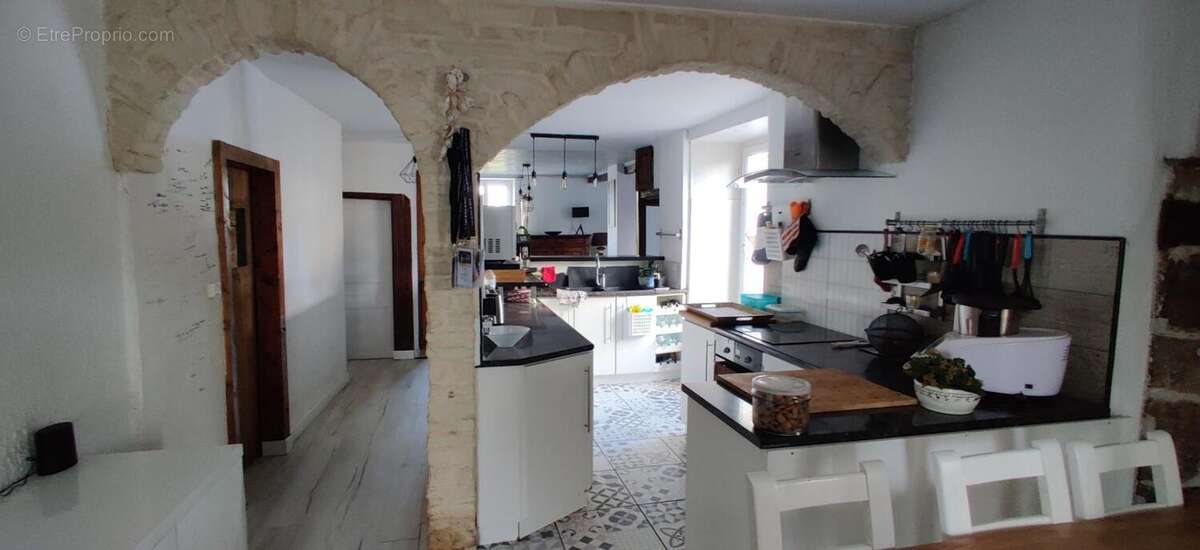 Maison à ALLASSAC