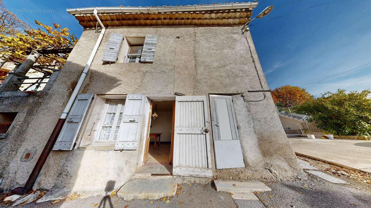 Maison à SAINT-ETIENNE-LES-ORGUES