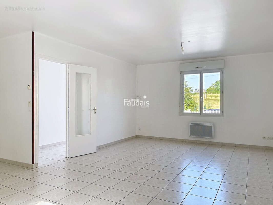 Maison 89 m² à Roncey  - photo 2