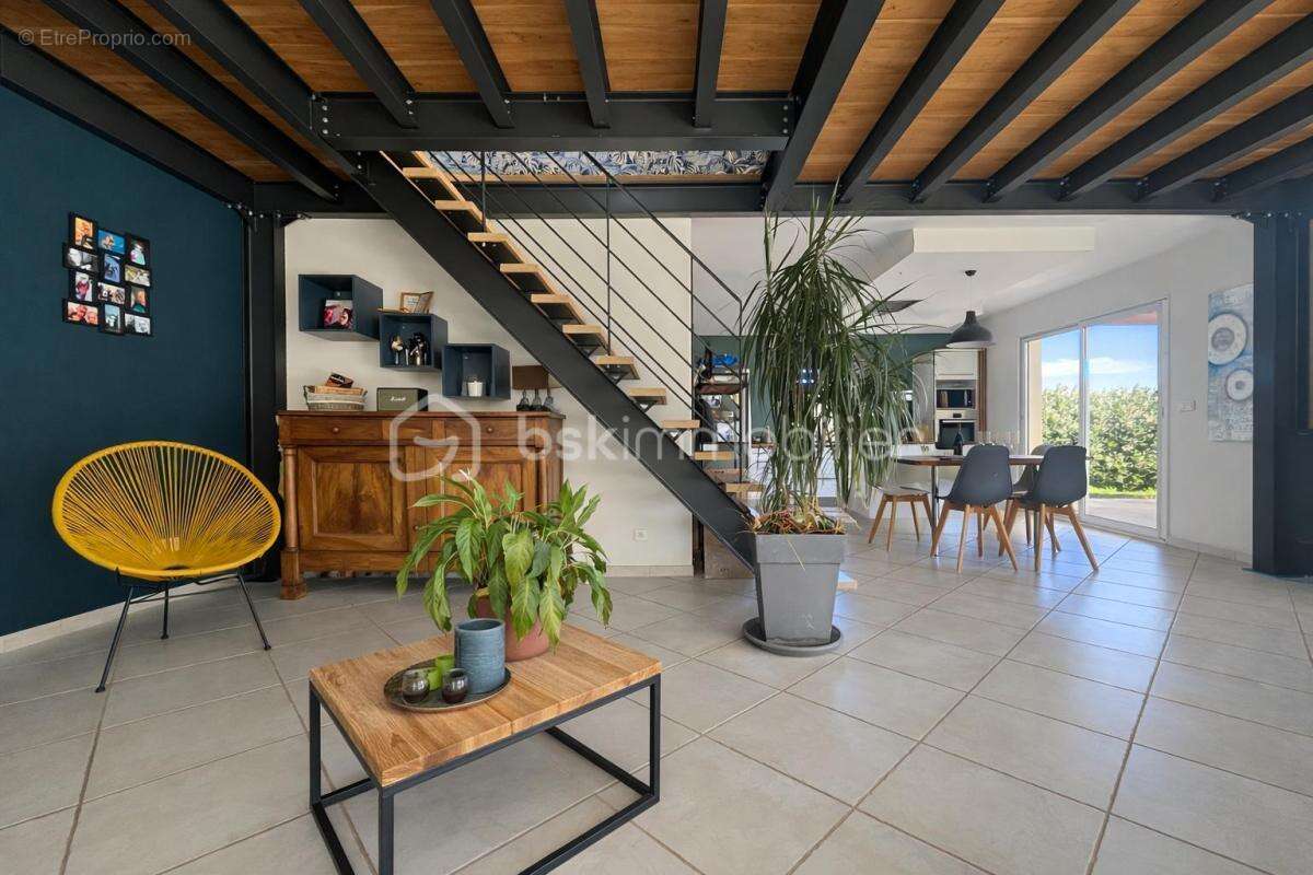 Exclusivité – villa d’architecte de plain-pied – 210 m² – un art de vivre entre lumière, volumes & élégance - photo 2