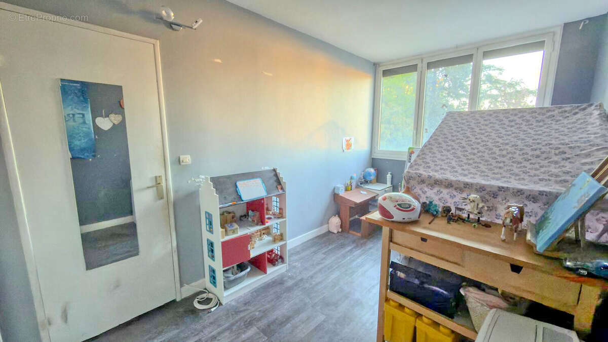 Appartement à FRESNES