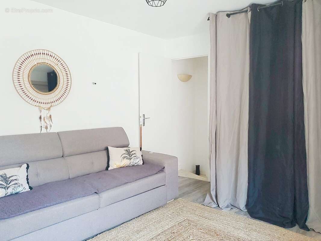 Maison à SAINT-GENIES-DE-VARENSAL