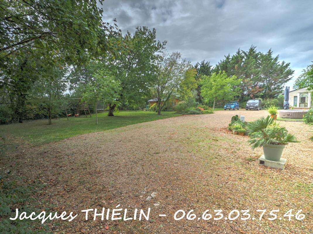 Maison à LONGUE-JUMELLES