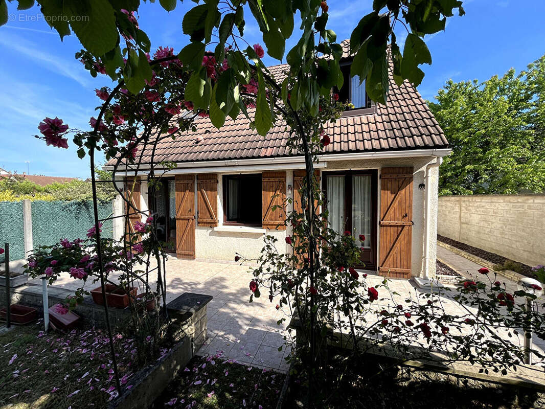 Maison à LES MUREAUX