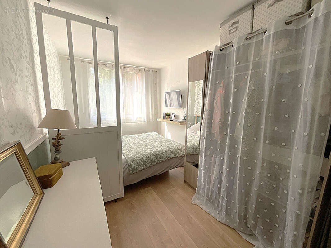 Appartement à BUC