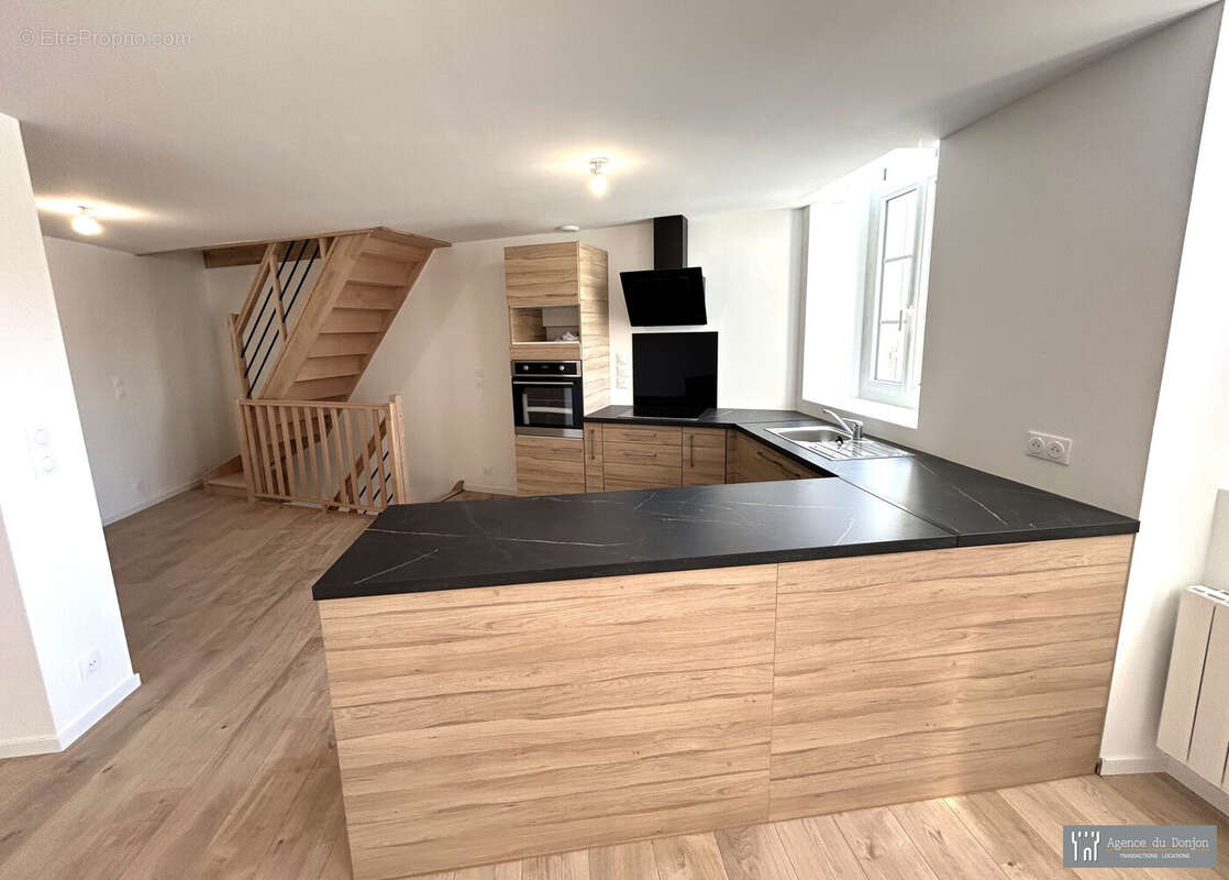 Maison à SAINT-GENIS-DE-SAINTONGE