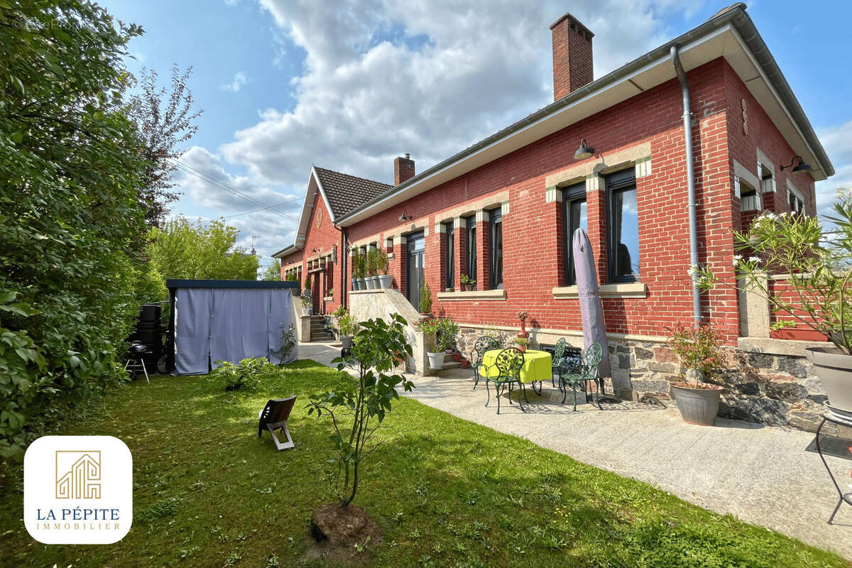 Maison à AULNOYE-AYMERIES