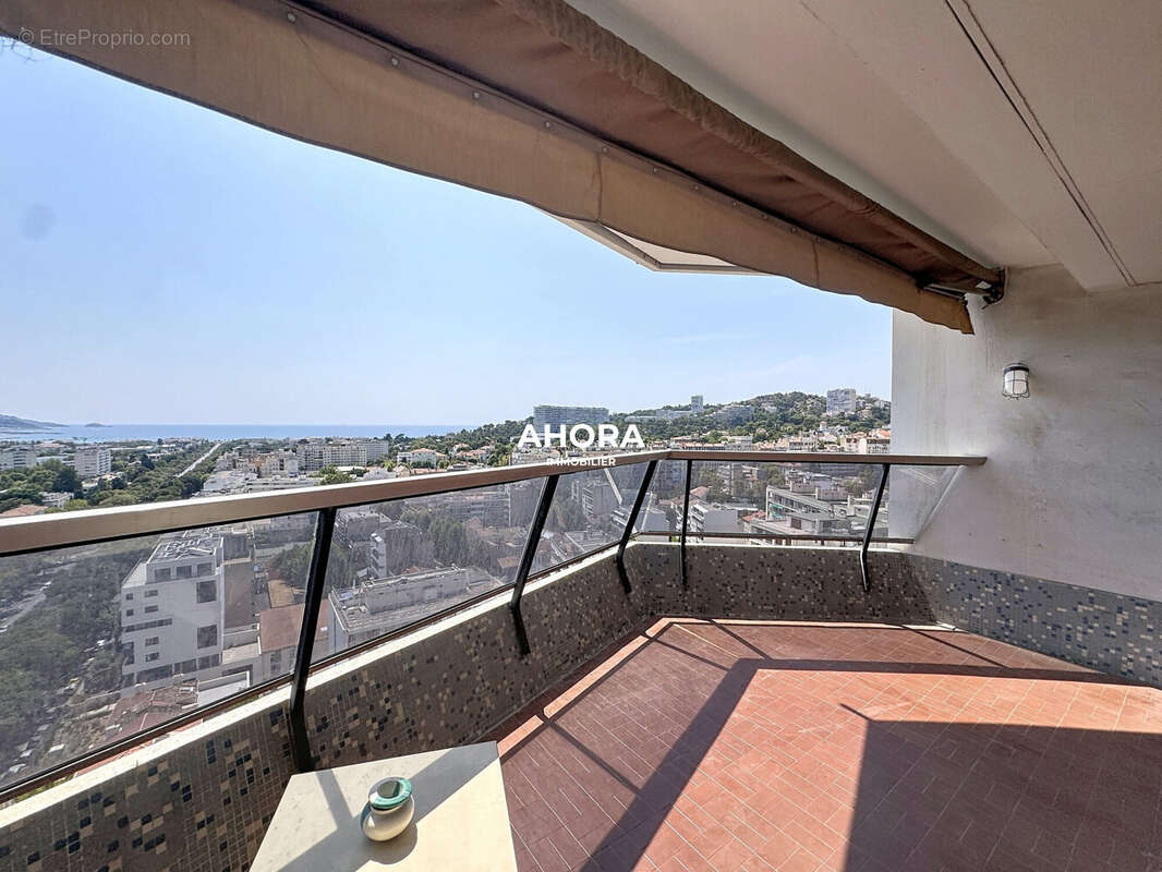 Appartement 82 m² à Marseille-8e  - photo 3