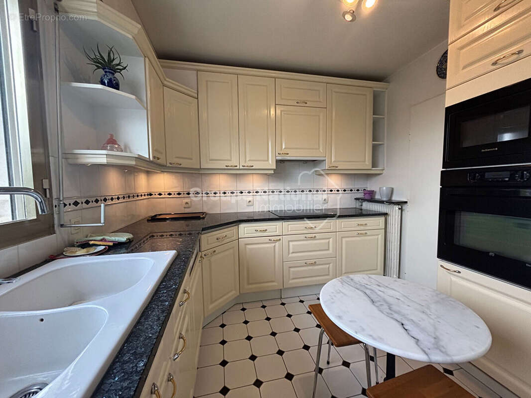 Appartement à VERSAILLES