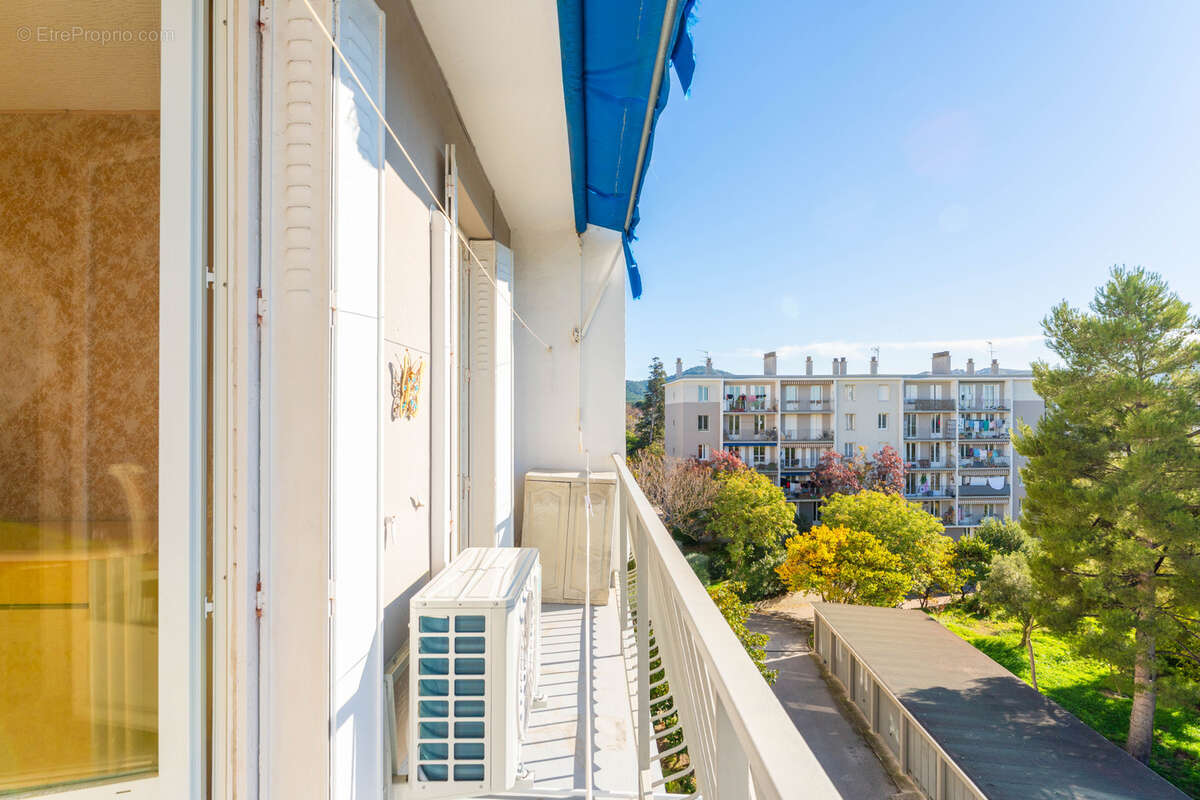 Appartement à MARSEILLE-9E