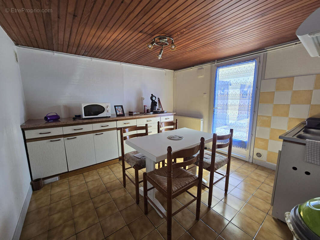 Maison à PUY-GUILLAUME