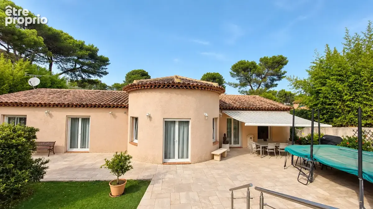 MAISON 170 m2 -  Piscine et Double Garage sur 1042 m2 de terrain - photo 2