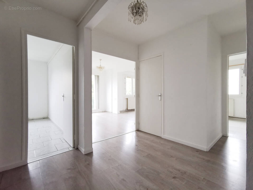 Appartement à LA CHAPELLE-SAINT-LUC