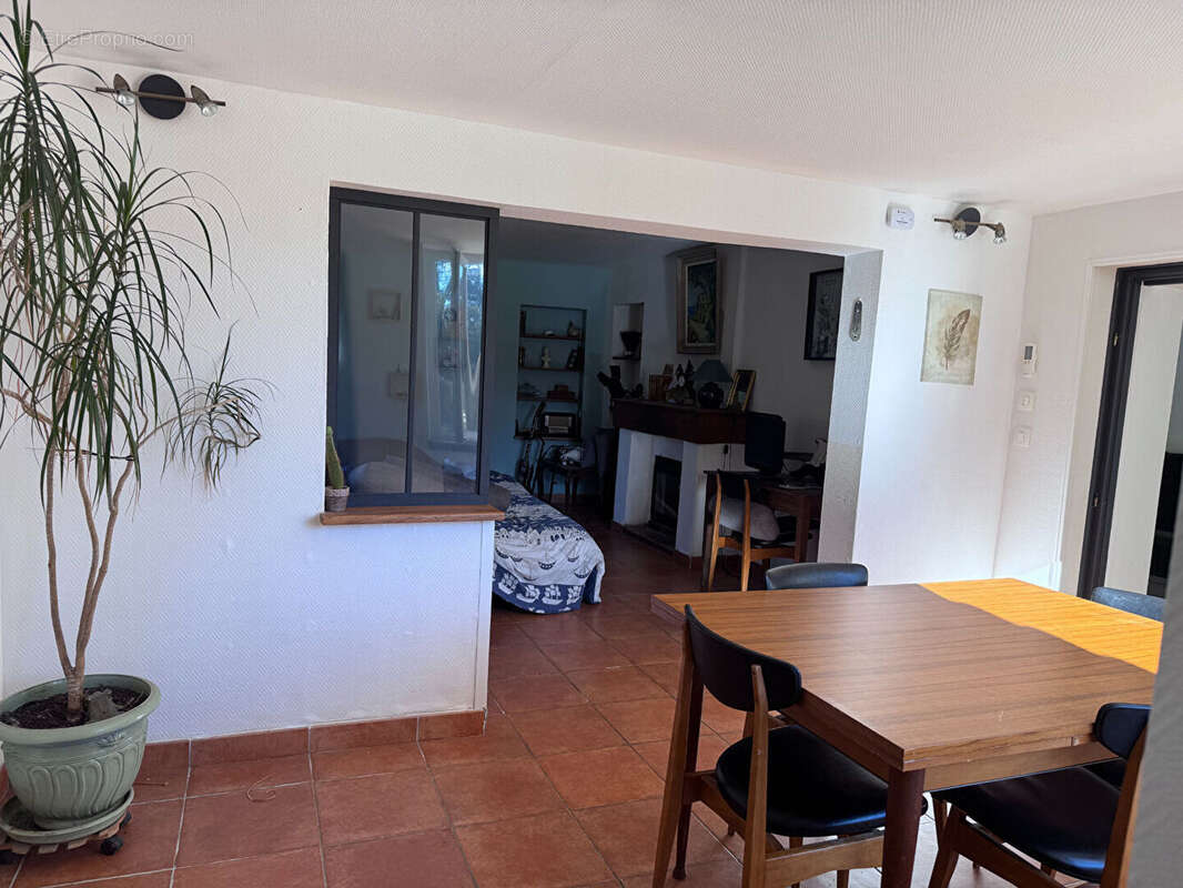 Maison à SAINT-CIERS-SUR-GIRONDE