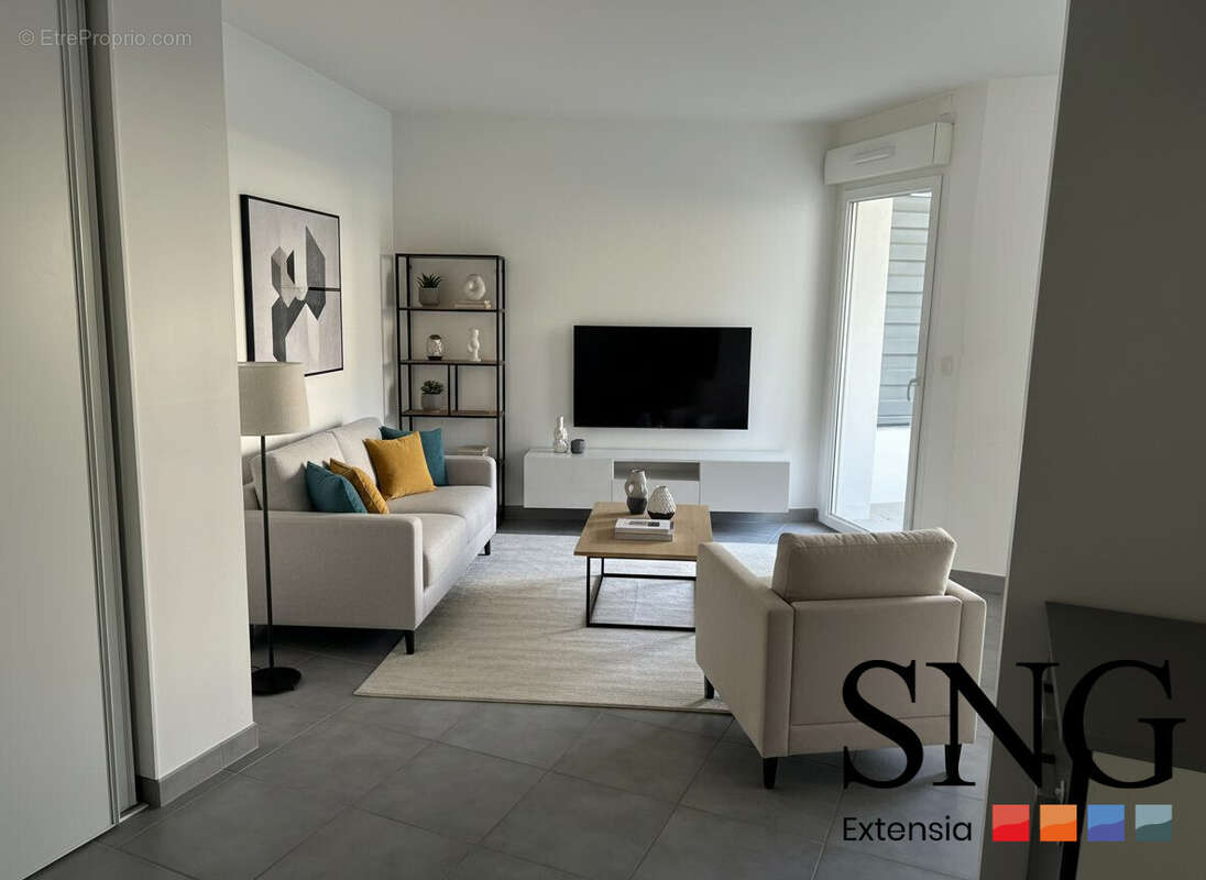 Salon IA - Appartement à SAINT-CERGUES