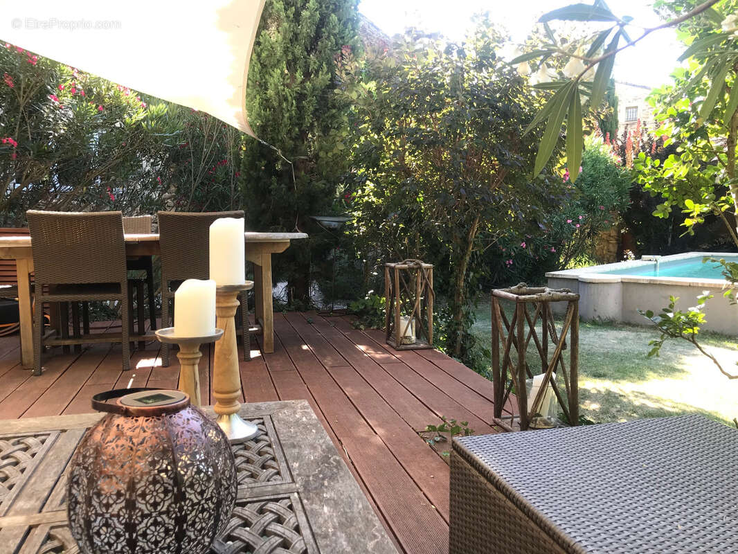 Maison à SUZE-LA-ROUSSE