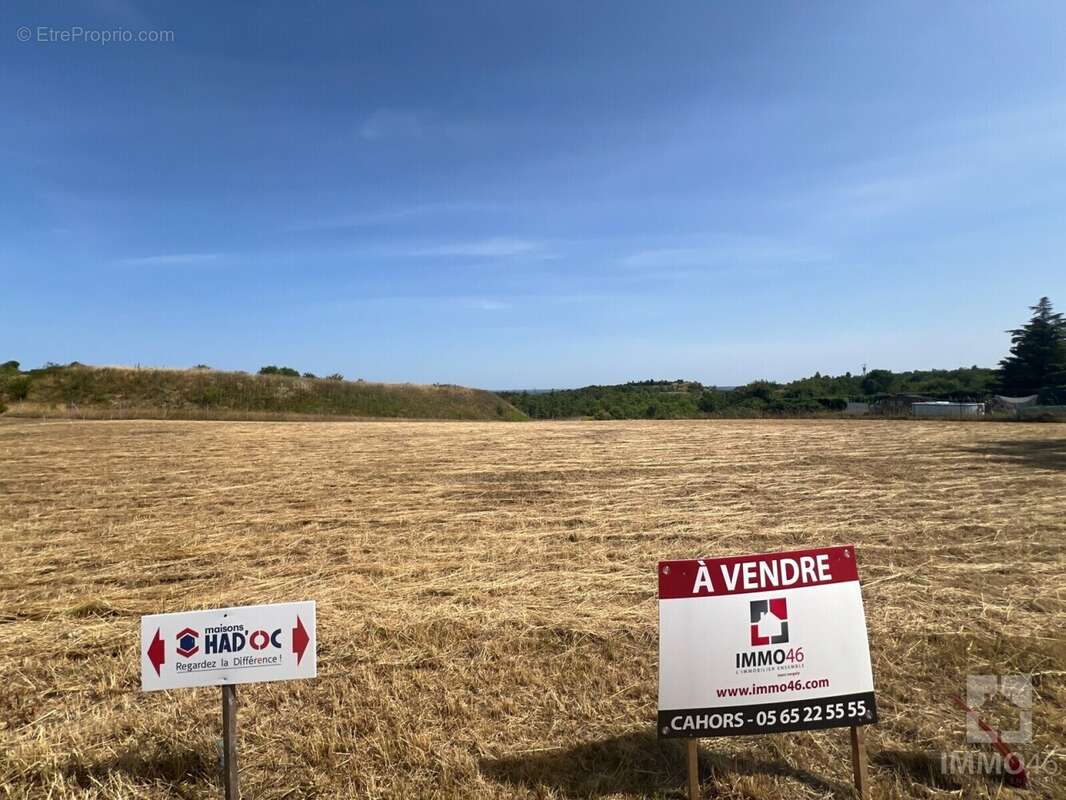 Terrain à LE MONTAT