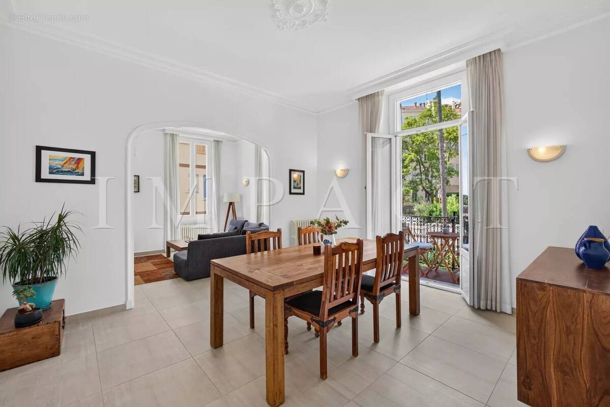 Appartement à CANNES