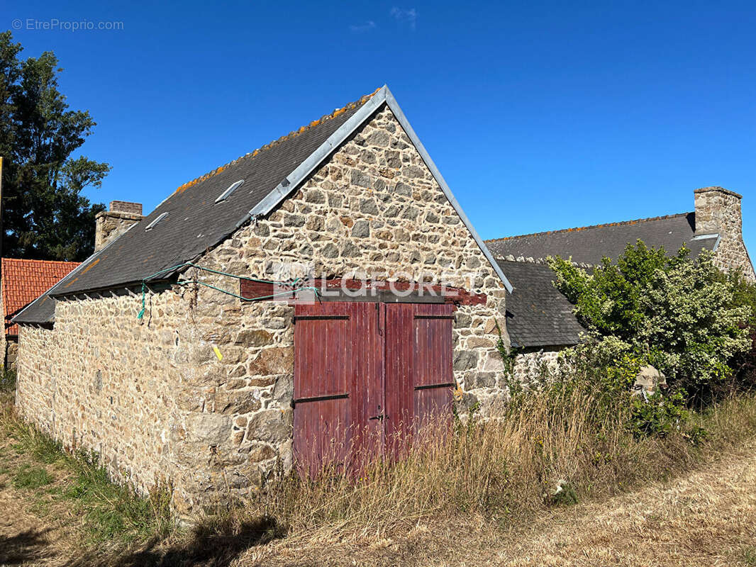 Corps de ferme 2,3ha vue imprenable - photo 11