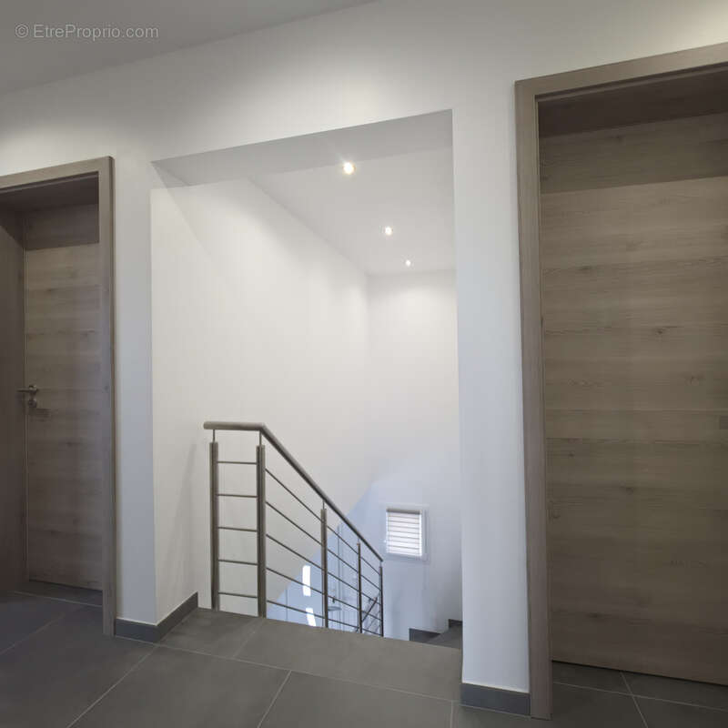 Grande maison familiale CONTEMPORAINE individuelle - photo 13