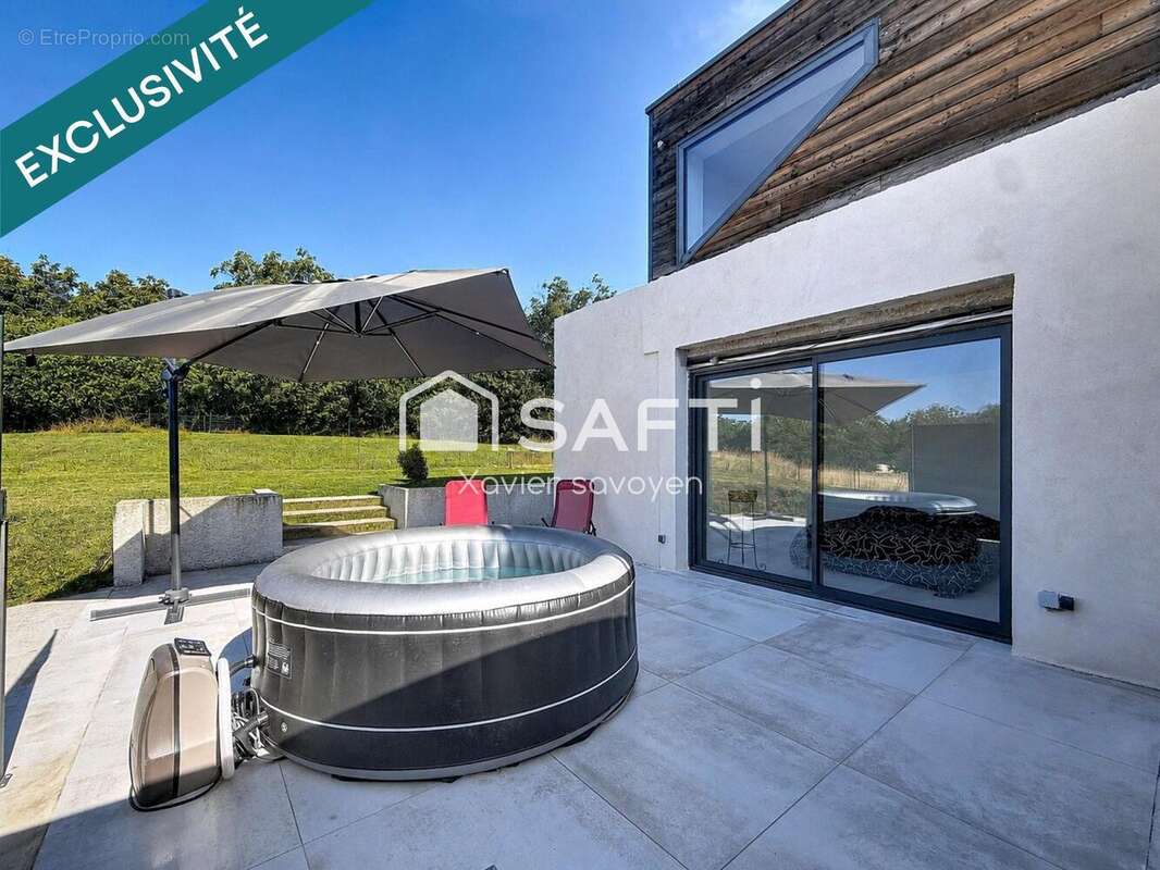 Maison 184 m² à Moirans  - photo 3