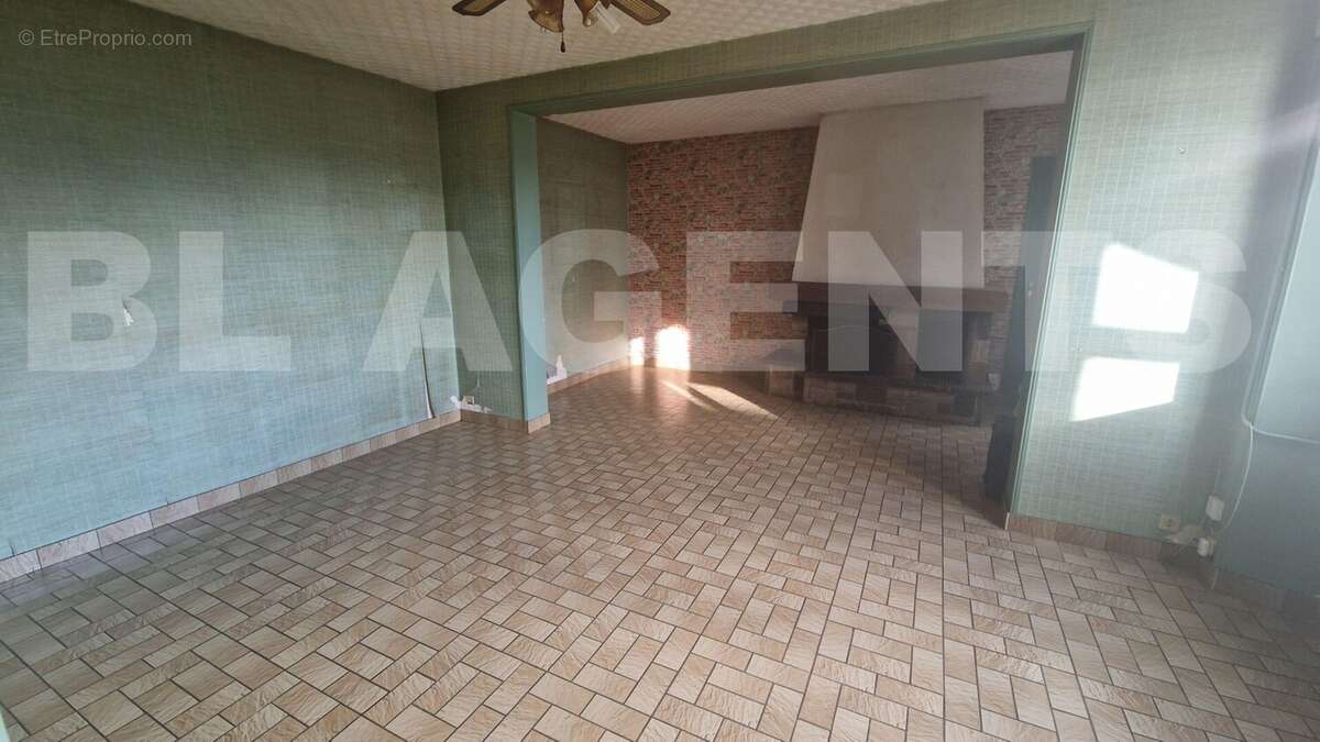 2 - Maison à SOURDUN