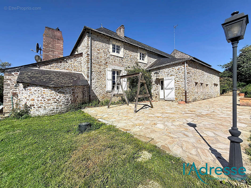 Maison à SAINT-JEAN-SUR-MAYENNE