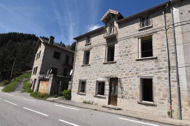 Maison à SAINT-AGREVE