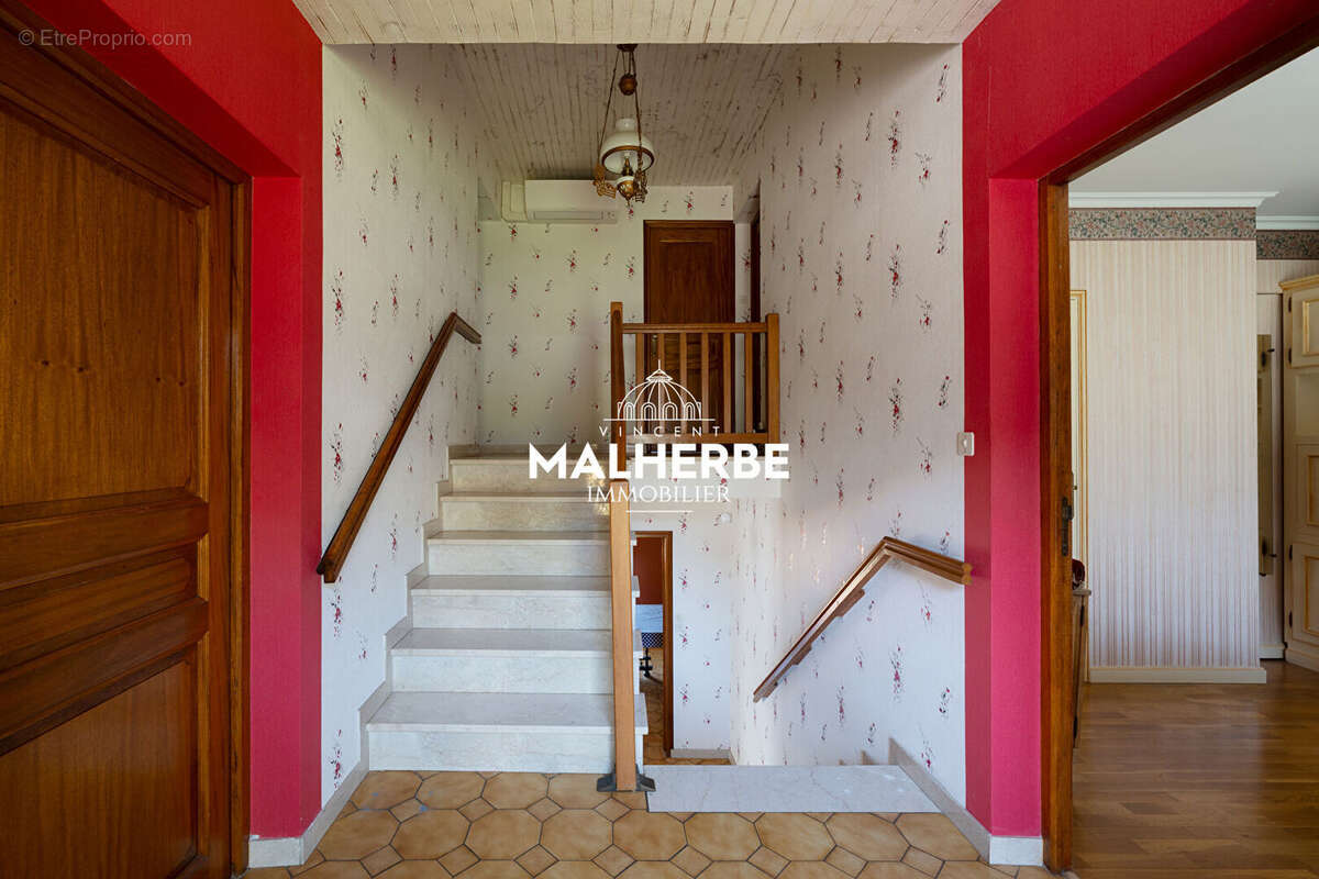 Maison à LAY-SAINT-CHRISTOPHE