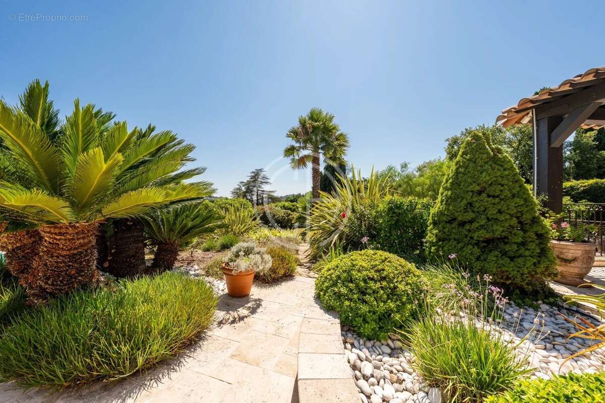 Maison à MOUGINS