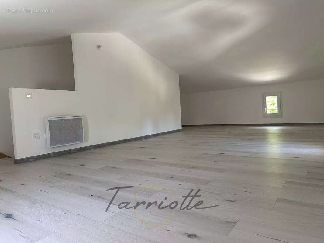 Maison à MONTELIMAR