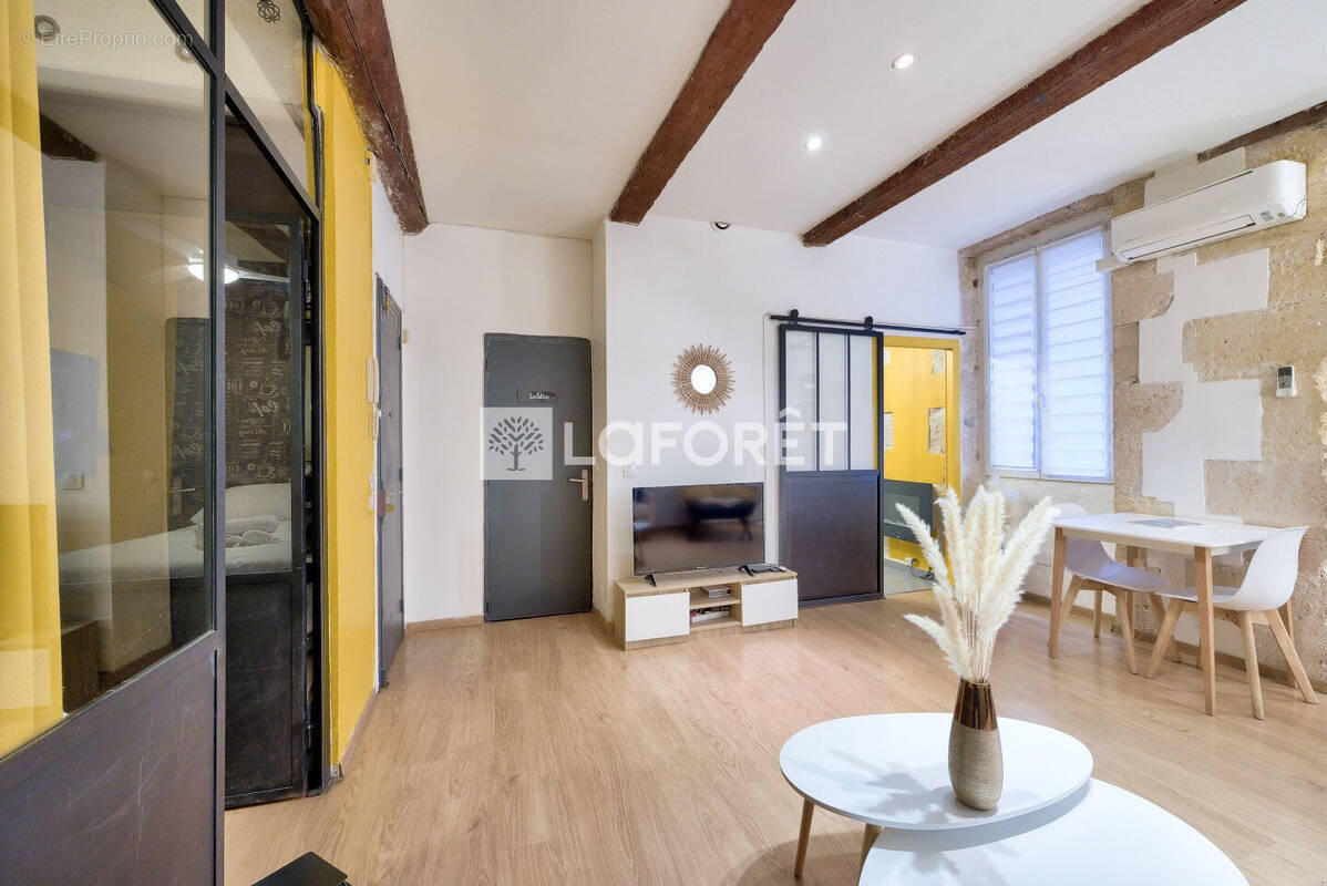 Appartement à MARSEILLE-1E