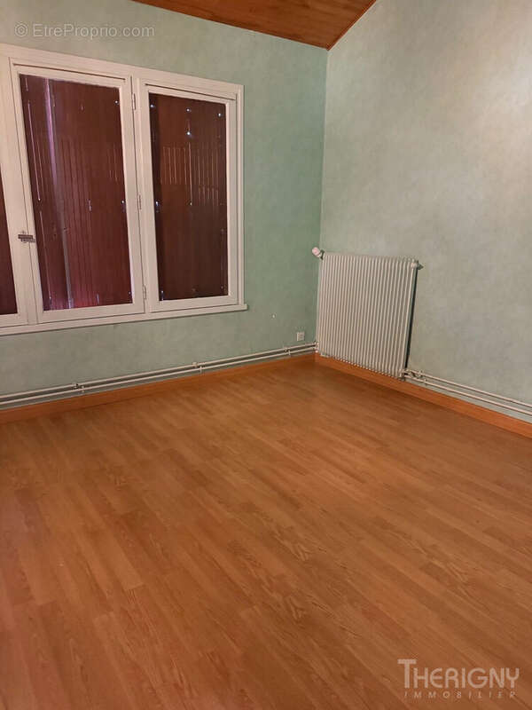 Maison à FEUQUIERES-EN-VIMEU