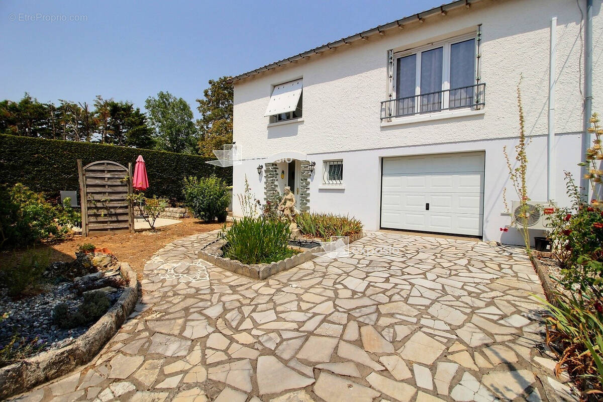 Maison à AIFFRES